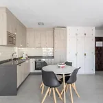 A410 Frontlilne Apartment
