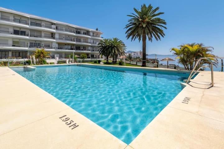 Perfect Family In Acapulco Playa, Apartamento Nerja