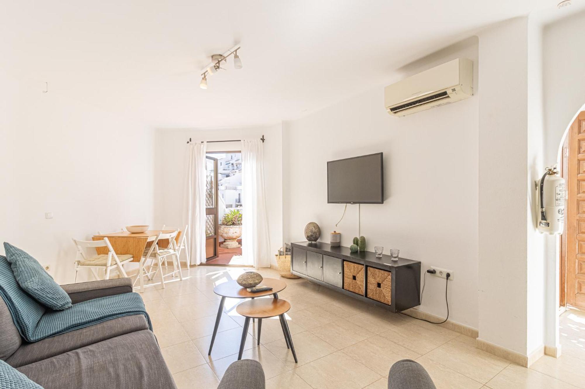 Capistrano Playa, 2 Bedroom & Free Wi-fi Apartment Nerja