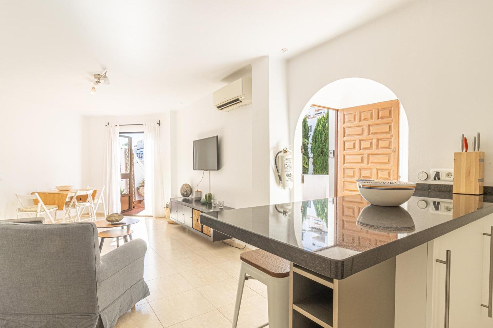 Capistrano Playa, 2 Bedroom & Free Wi-fi Apartment Nerja