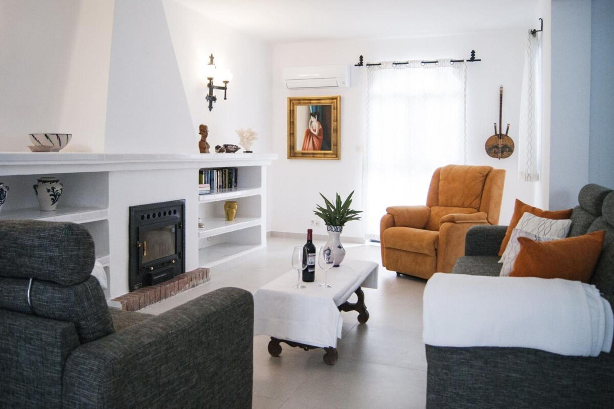 Сasa de vacaciones Crisantemos Family House With Garden And Pool *