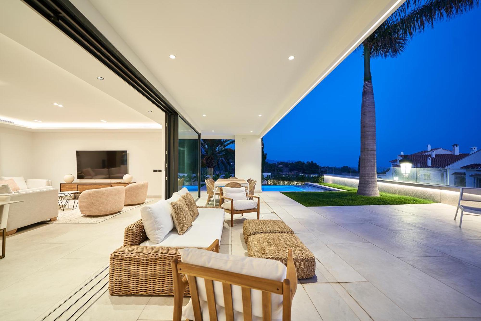 Sea Gardens Villa *