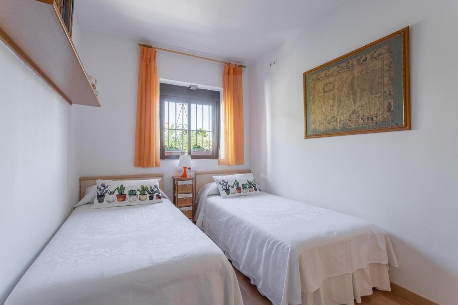 En Urbanizacion Residencial * Nerja