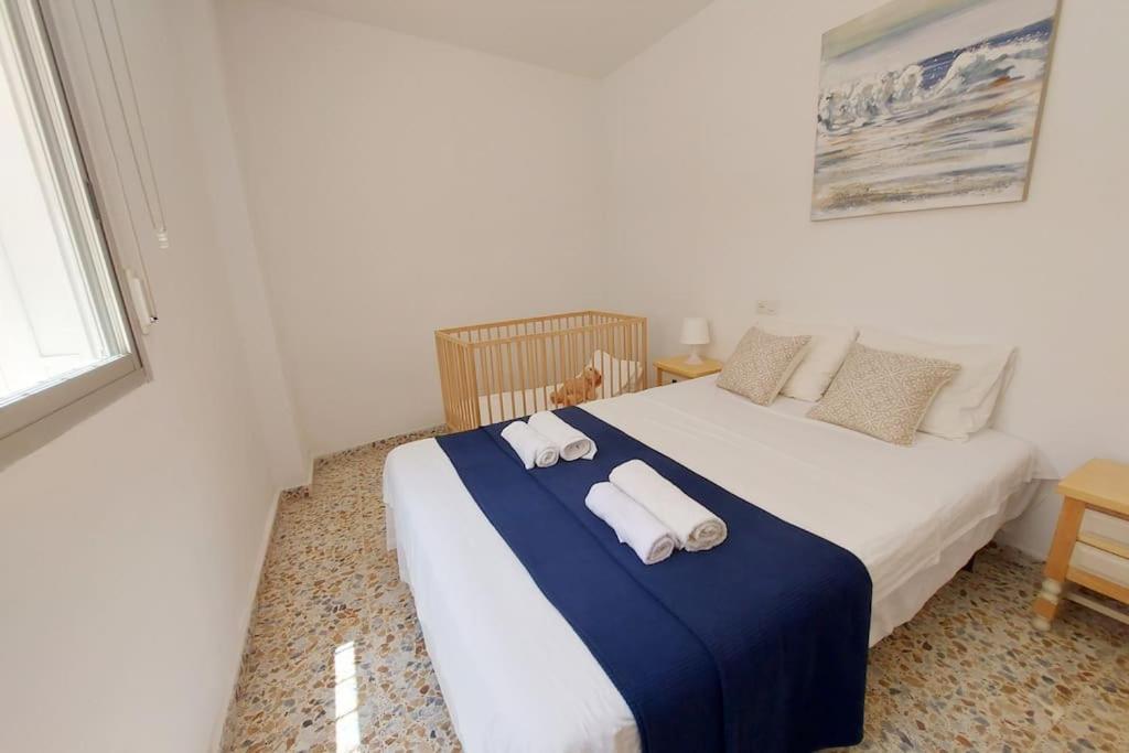Spacious Flat 100m From Beach-nerja-spain