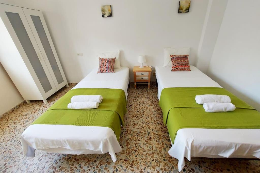 Apartment Spacious Flat 100m From Beach-nerja-spain