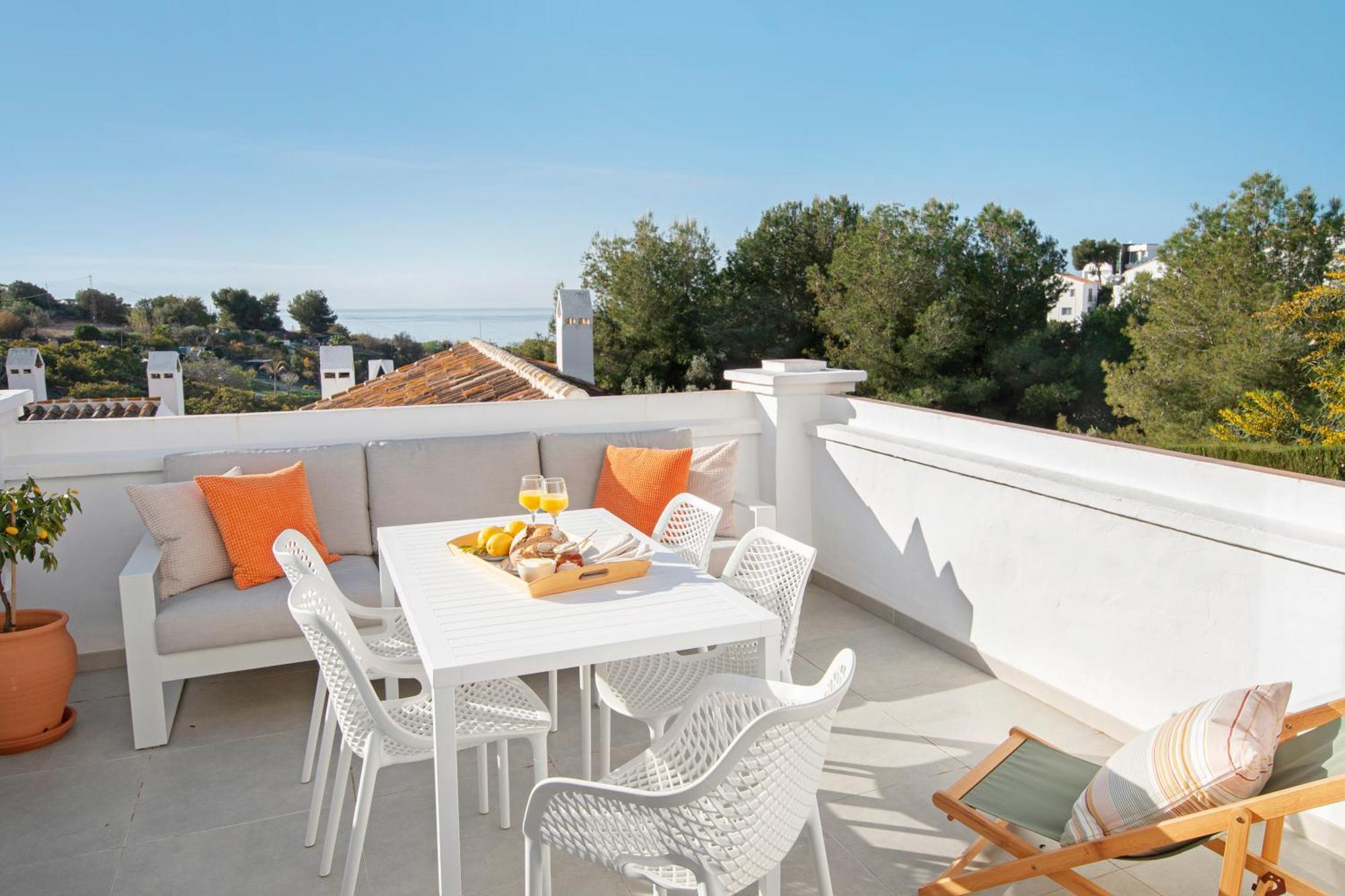 Oasis De Capistrano, Calle Palmas 24 B Nerja