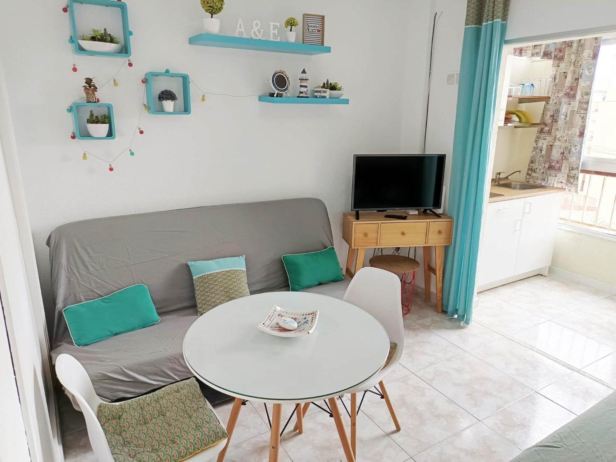 Bright With Pool, Torrecilla