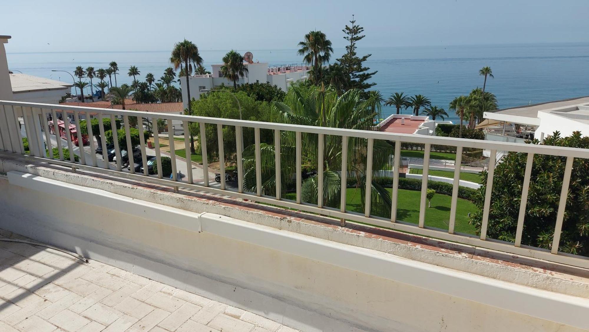 Apartment Spacious Flat 100m From Beach-nerja-spain *