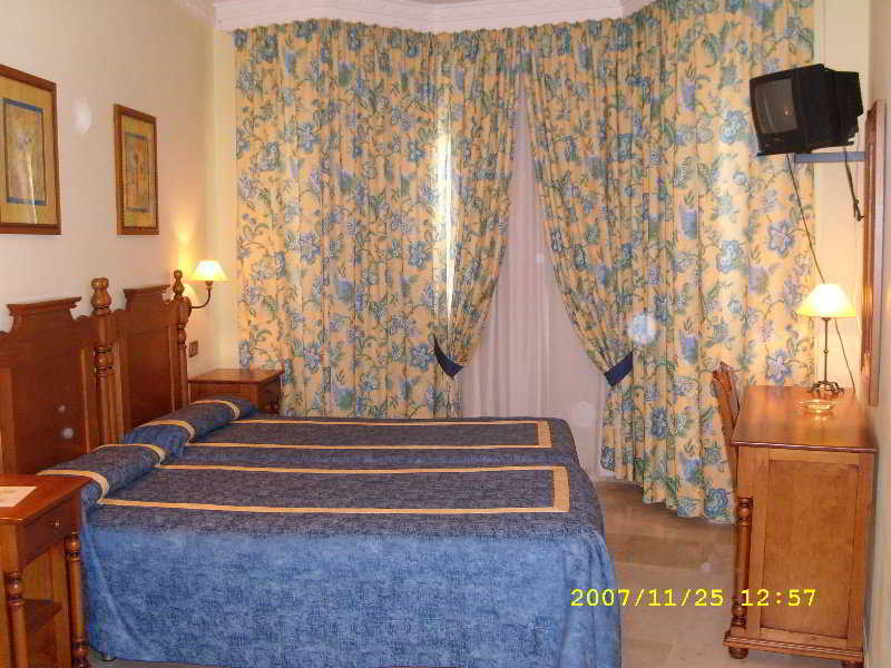 Bajamar Centro Hotel 2*