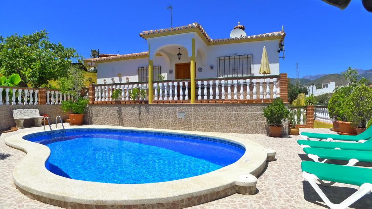 Isabel Villa *