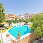 Resort Con Piscina Privada En Calle Carabeo
