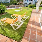Río Marinas apartment pool&beach by Centrall alquileres turísticos