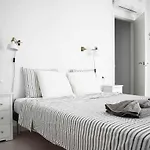 New Townhouse In The Heart Of Nerja With Jacuzzi