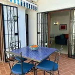 Casa Con Terraza Y Hermoso Jardin Comunal