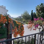 Casa Con Terraza Y Hermoso Jardin Comunal
