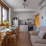 APARTAMENTO EN URB. RESIDENCIAL 2 DORMITORIOS 4 Per.
