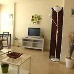 Atico Fresco Y Luminoso Con Aparcamiento Privado