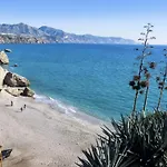 Little Lola, Carabeo Nerja