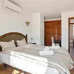 1 Bedroom Penthouse With Pool Access, Nerja Centre