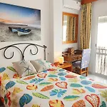 Apartment Mitten In Der Stadt Von Nerja