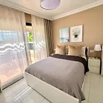 Nerja Casa con gran terraza, muy luminosa y en tranquila zona residencial