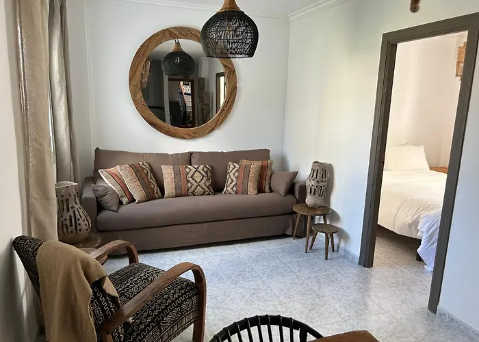 Driftwood 2 Bedroom Apartment - Earthy, Peaceful, Calm