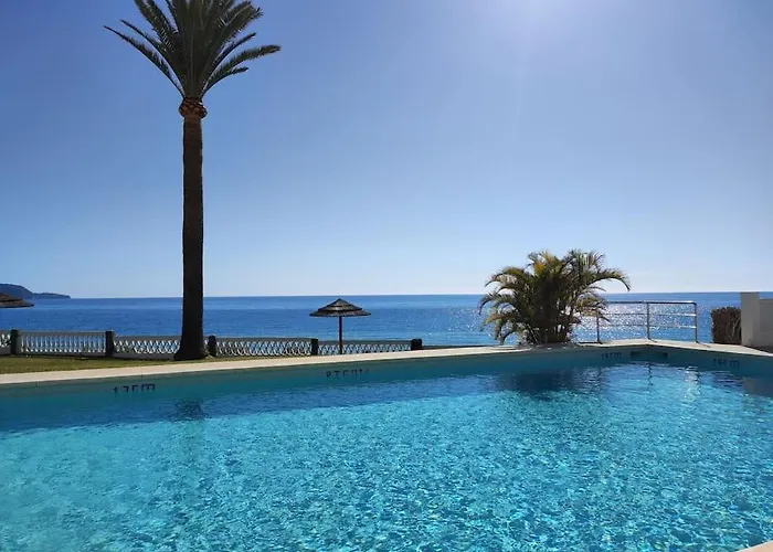 Beautiful Apartment In Acapulco Playa, Nerja