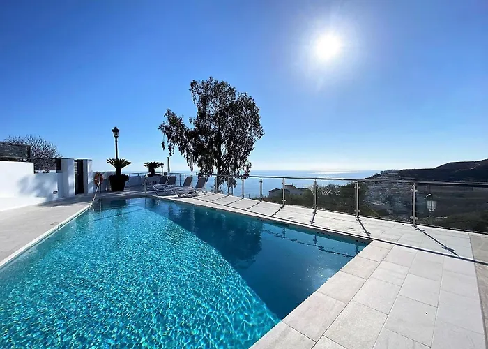 Ferienwohnung Fuer 6 Personen Ca 90 Qm In Nerja, Andalusien Costa Del Sol