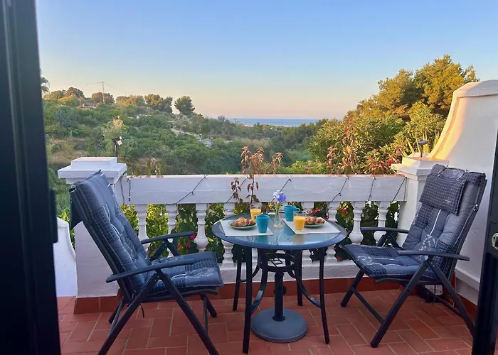 Las Palmas 9A - Oasis Properties