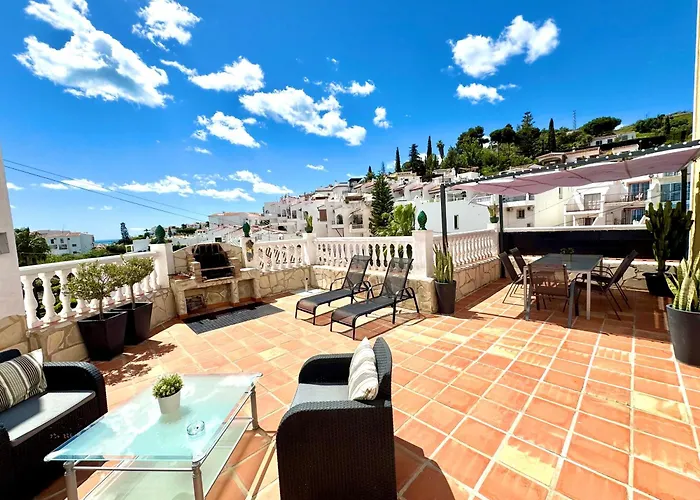 Nerja Casa con gran terraza, muy luminosa y en tranquila zona residencial