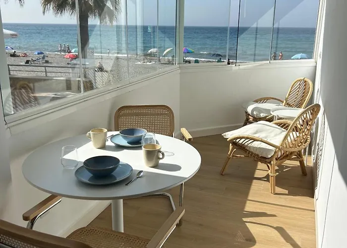 Seashore Apartment - Apartamento A La Orilla Del Mar En Nerja