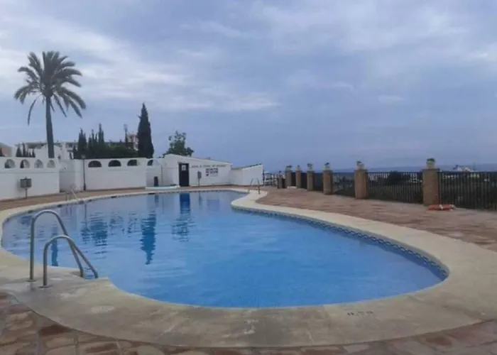 APARTAMENTO EN URB. RESIDENCIAL 2 DORMITORIOS 4 Per.