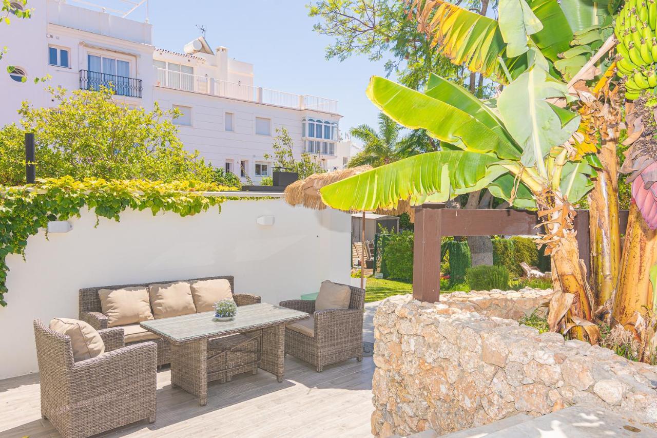 Con Piscina Privada En Calle Carabeo Nerja