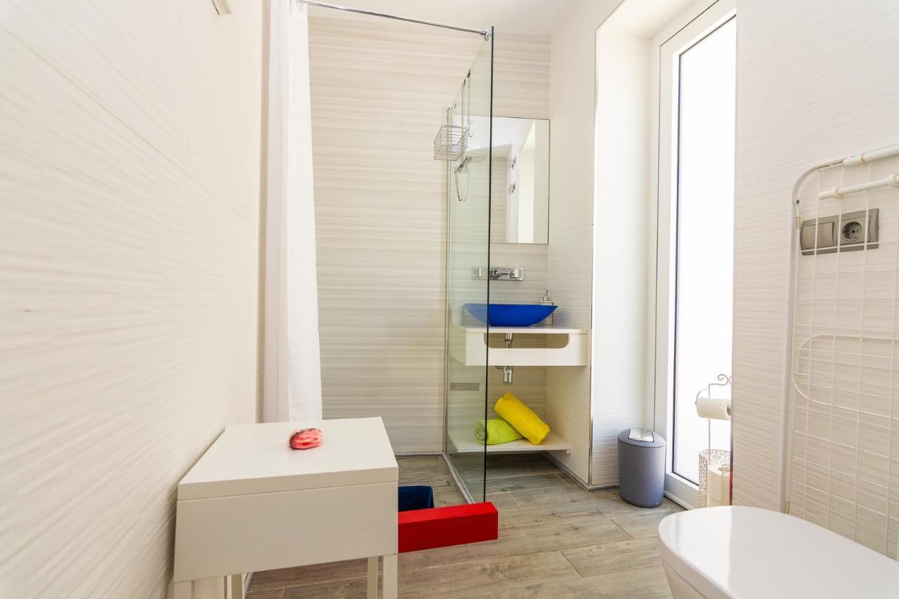 Con Piscina Privada En Calle Carabeo Nerja