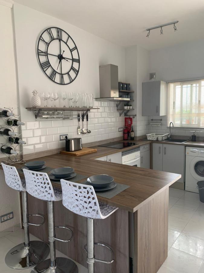 Tres Hermanos - Spacious Modern 2 Bedroom Apartamento *