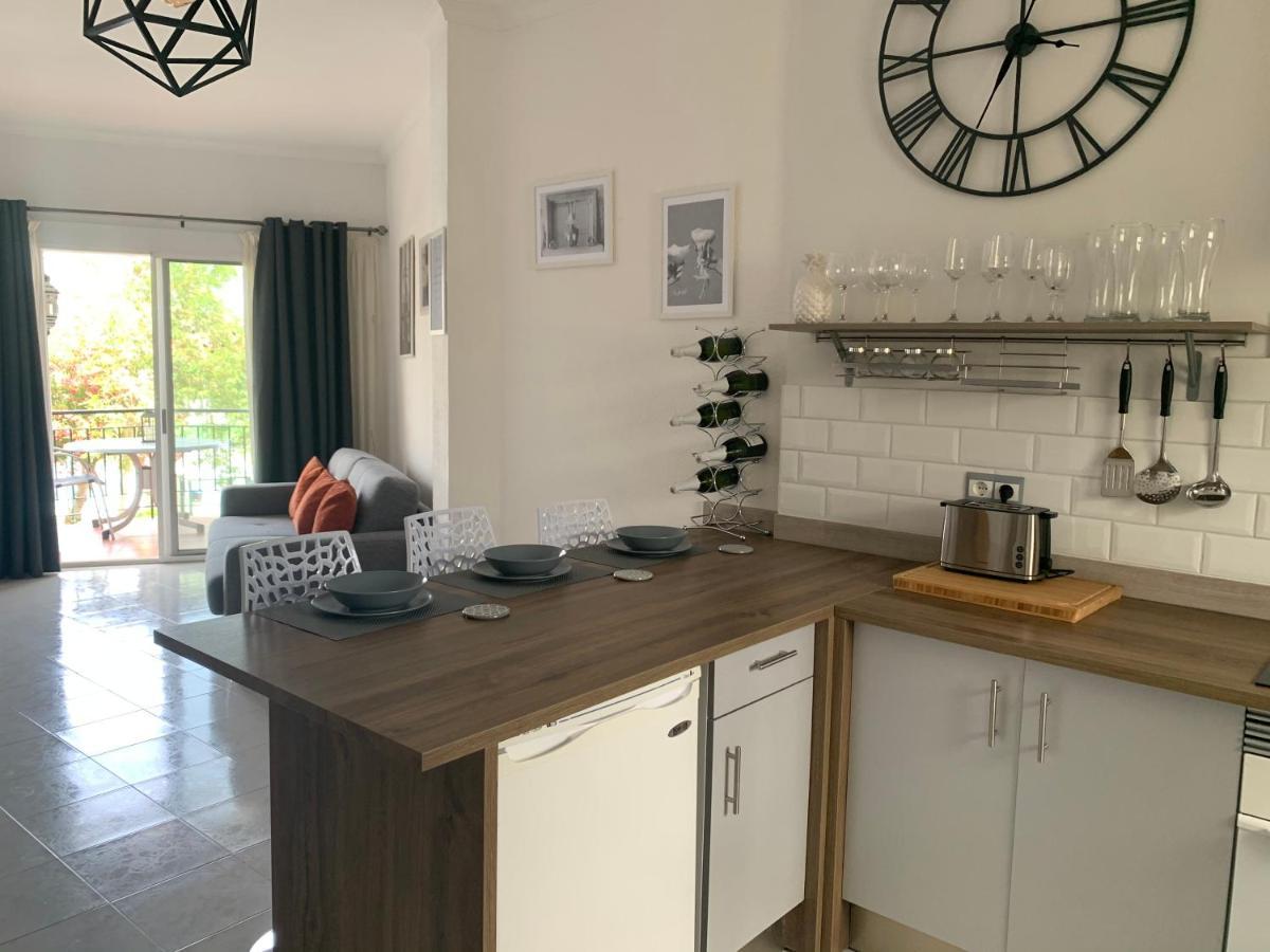 Tres Hermanos - Spacious Modern 2 Bedroom Apartamento