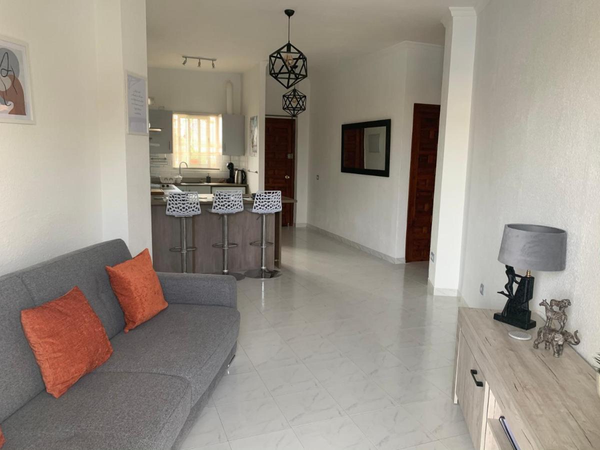 Tres Hermanos - Spacious Modern 2 Bedroom Apartamento *