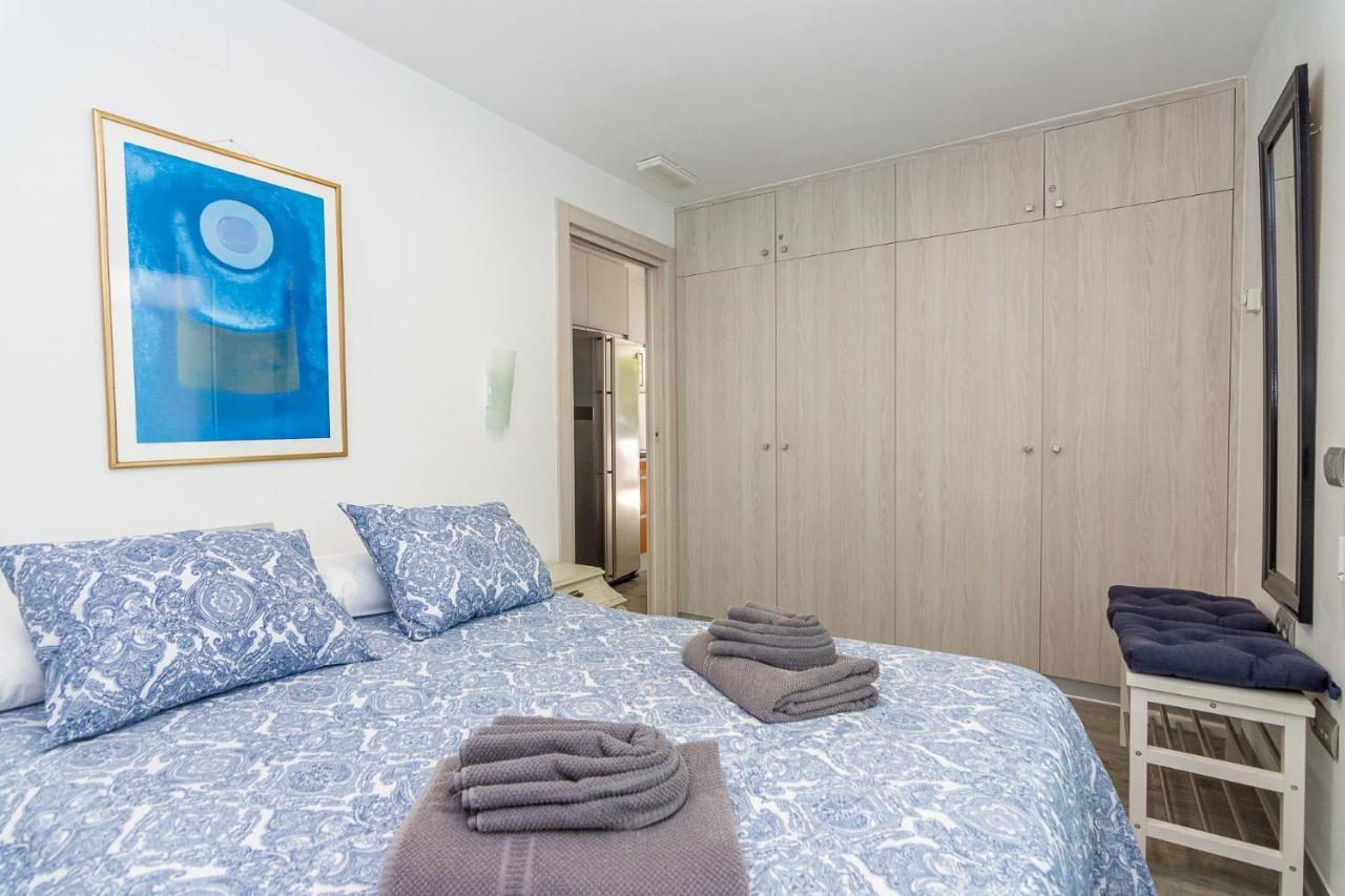 Con Piscina Privada En Calle Carabeo Nerja