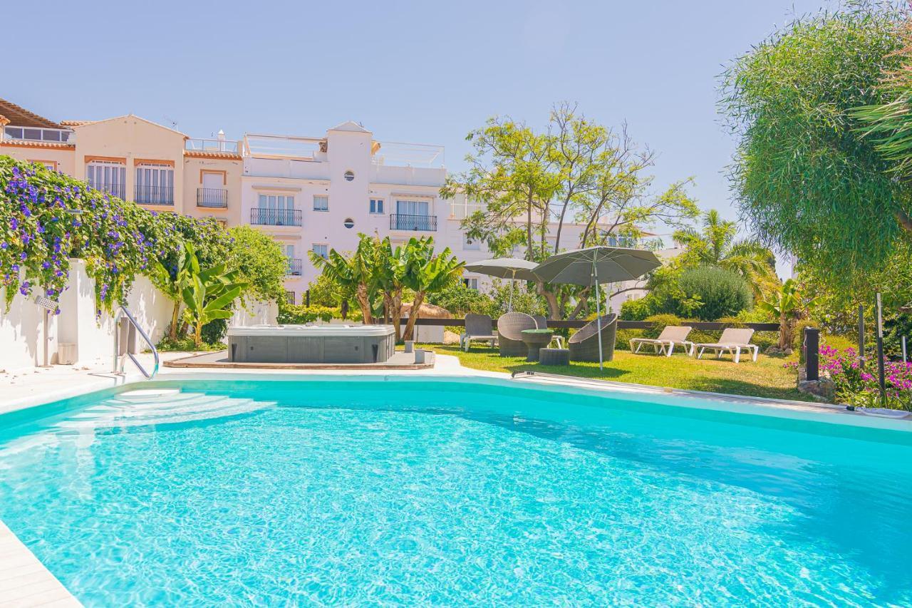Pousada Con Piscina Privada En Calle Carabeo Nerja
