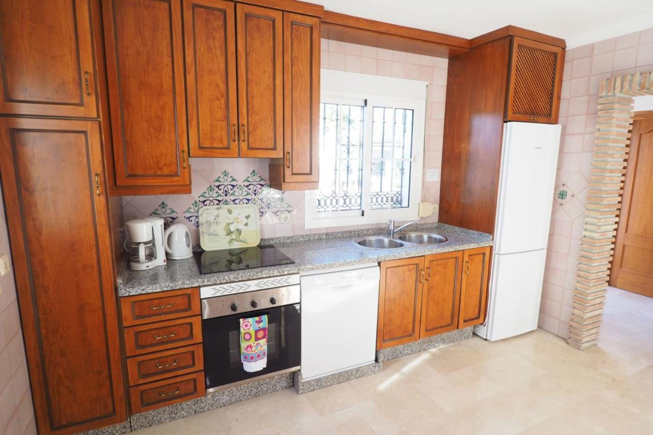 Paradise - Palomas Villa Nerja