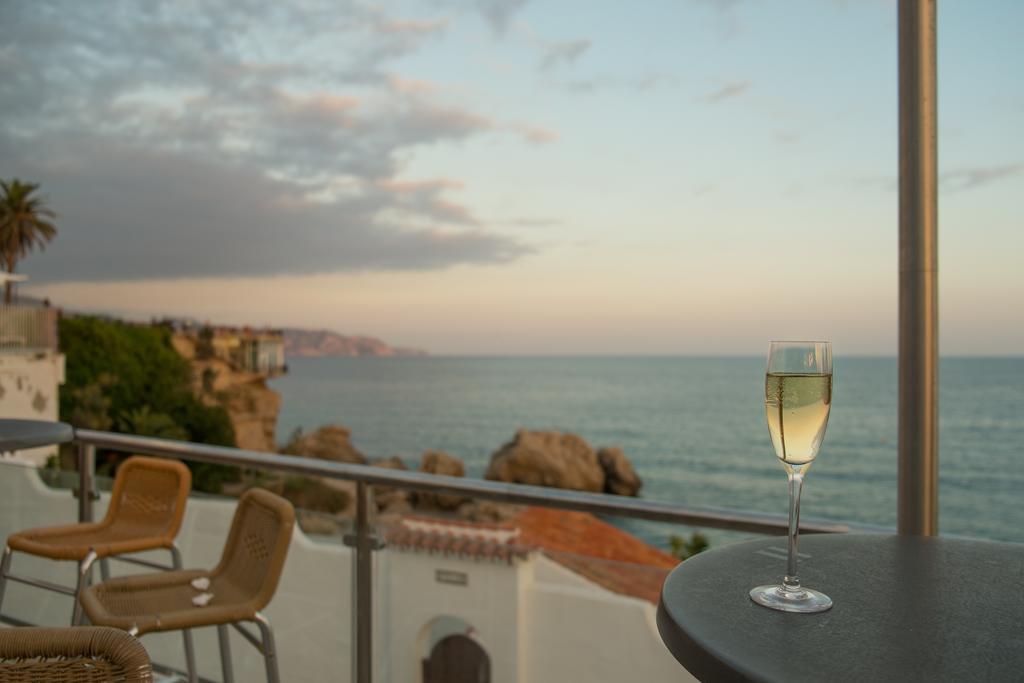 Toboso Apar - Turis Nerja