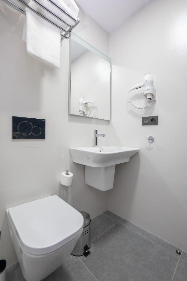 Nerja-centro-jacuzzi- Mirador De La Ermita- Adults Recommended Guest house *