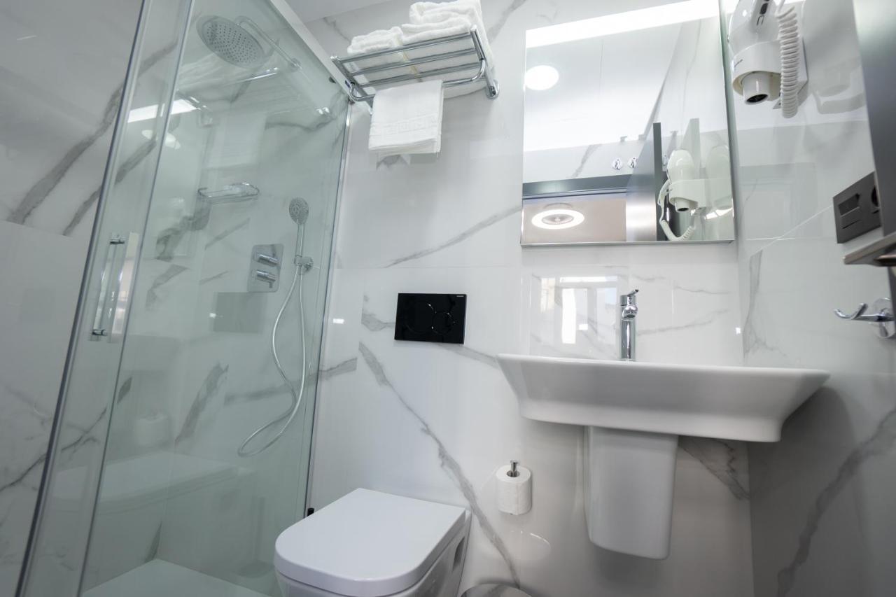 Nerja-centro-jacuzzi- Mirador De La Ermita- Adults Recommended Guest house *