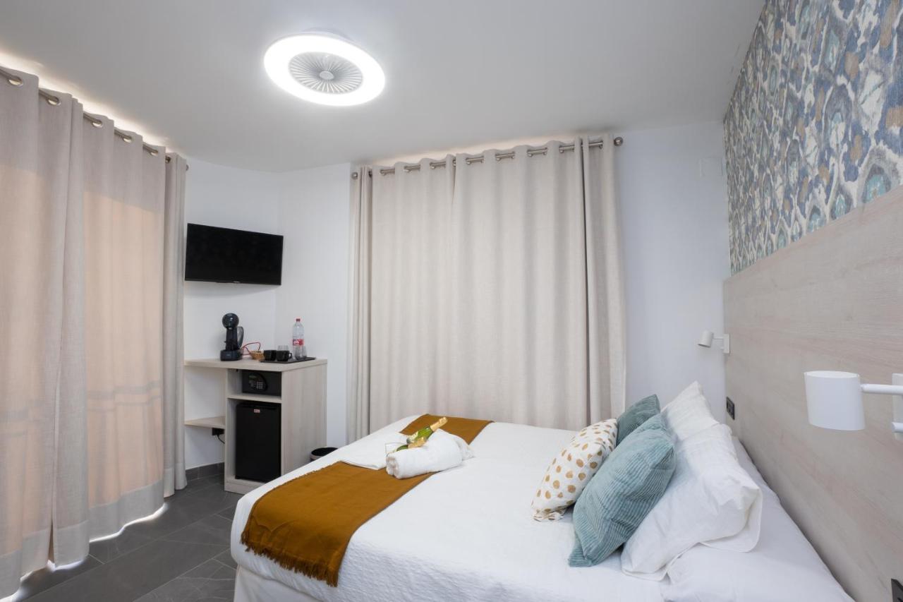 Nerja-centro-jacuzzi- Mirador De La Ermita- Adults Recommended Guest house