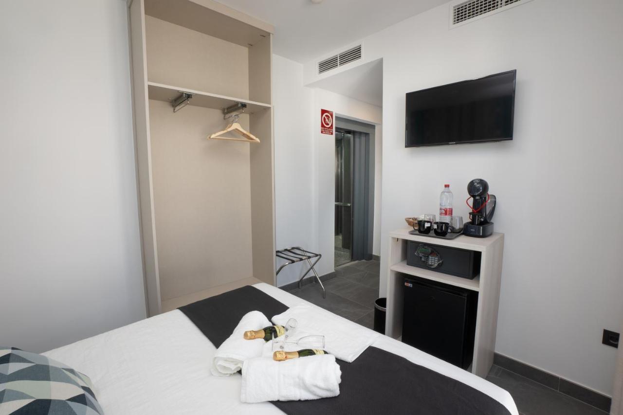 Nerja-centro-jacuzzi- Mirador De La Ermita- Adults Recommended Guest house