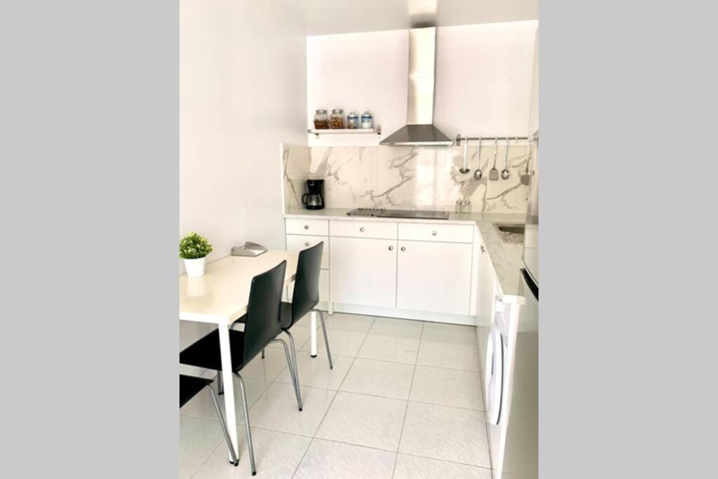 Casa Con Gran Terraza, Muy Luminosa Y En Tranquila Zona Residencial Nerja