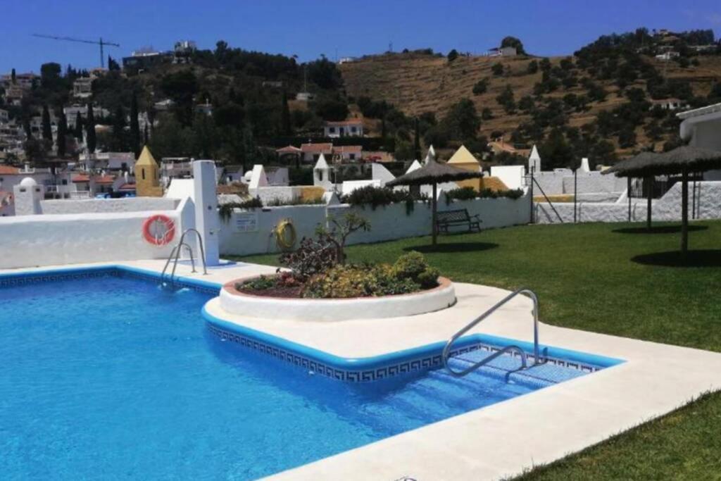 Casa Con Gran Terraza, Muy Luminosa Y En Tranquila Zona Residencial