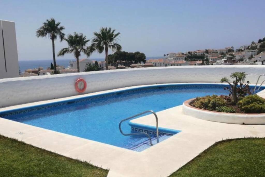 Casa Con Gran Terraza, Muy Luminosa Y En Tranquila Zona Residencial *