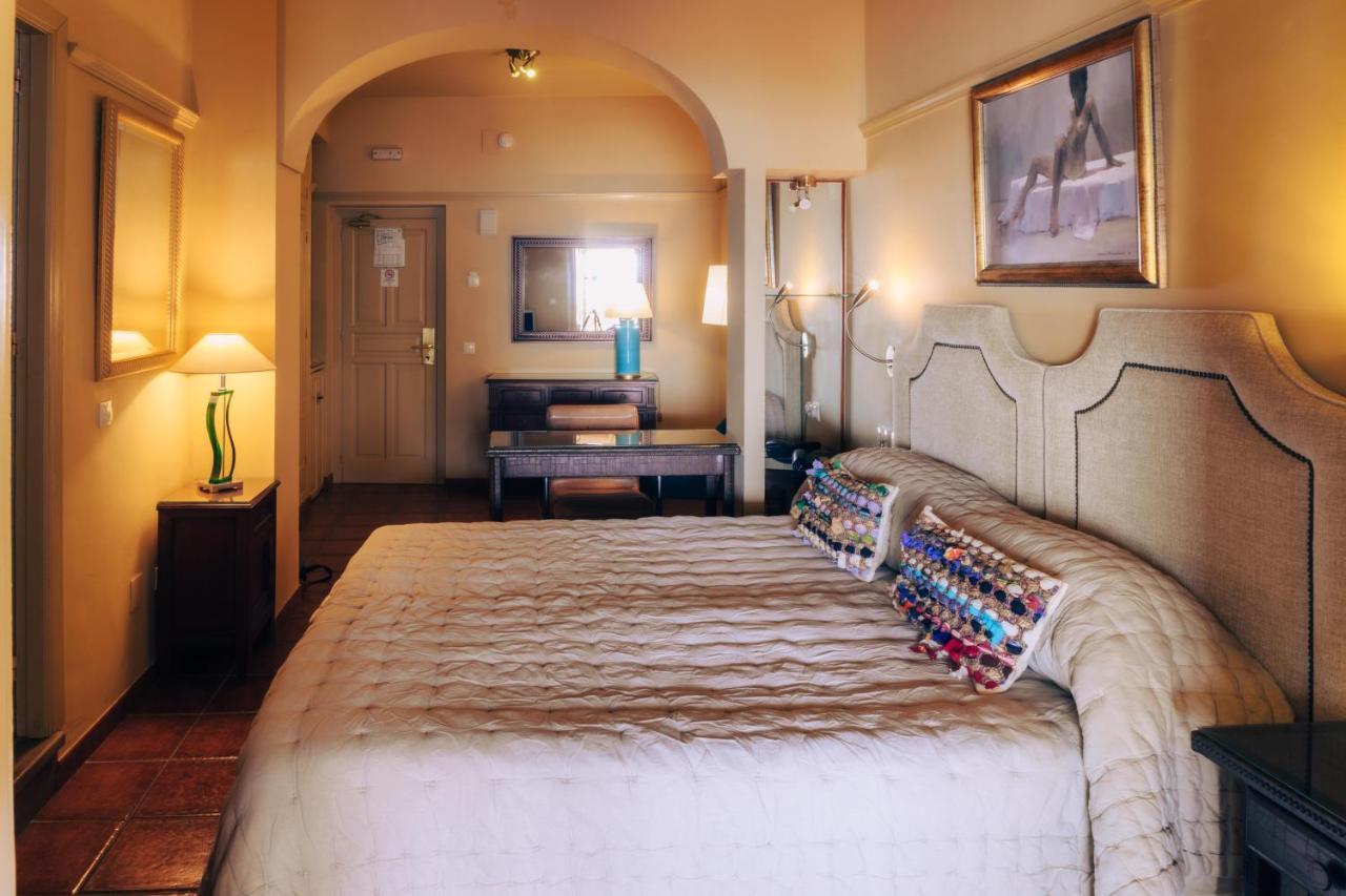 Carabeo Hotel *