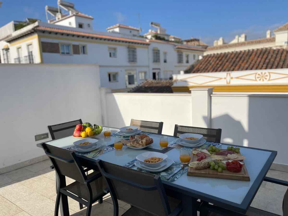 Holiday home New Townhouse In The Heart Of With Jacuzzi